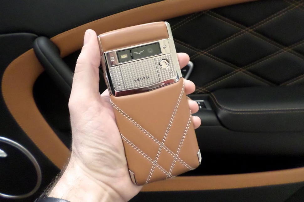 Ban Vertu Signature Touch Bentley Sieu Sang Tai TpHCM