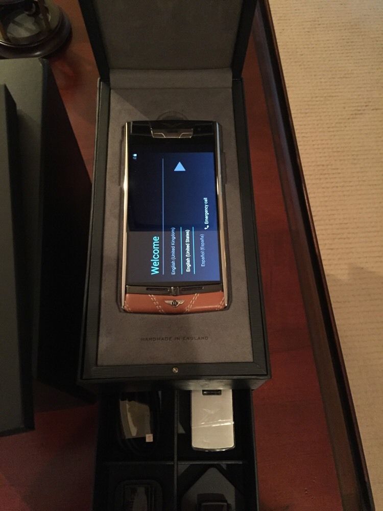 Ban Vertu Signature Touch Bentley Sieu Sang Tai TpHCM