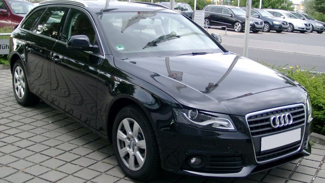 CHo thue xe cuoi 4 cho Audi A4 tai Ha Noi