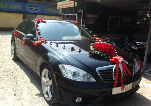 Cho thue xe cuoi Mercedes E250 sang trong