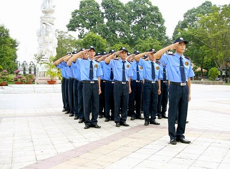 Co nen thue dich vu doi so trung khong