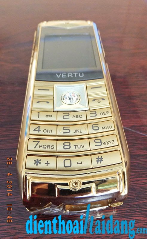 Dien thoai Vertu V8 3 sim 3 song sieu sang