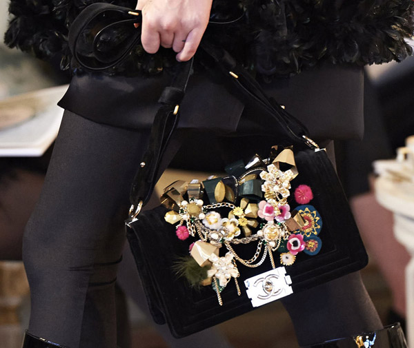Hoa tiet nu tinh cua BST tui xach Chanel 2015