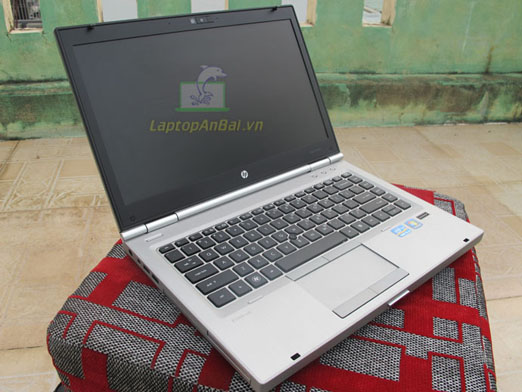 hp elitebook 8560p i7 2620M ram 4gb hdd 320 Gb