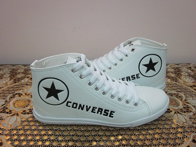 RE DEP PHONG CACH voi mau giay nam converse da that GT126