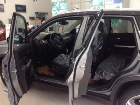 Em muon ban Suzuki Vitara 2016 tai Ha Noi gia 735 trieu