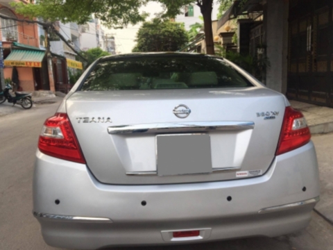 Muon len doi xe nen ban Nissan Teana 2009 gia 715 trieu