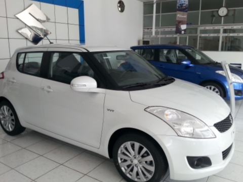 Suzuki Swift 2016 gia re tai Ha Noi