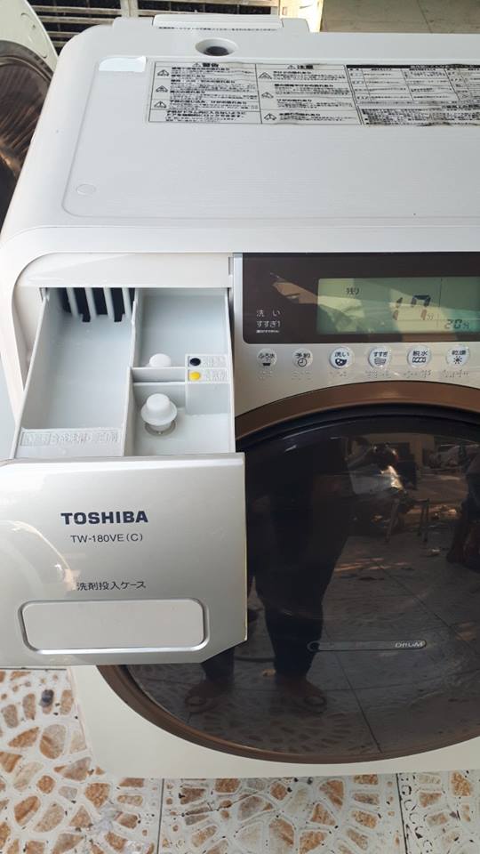 May giat noi dia nhat TOSHIBA TW180VEC giat 9kg con moi